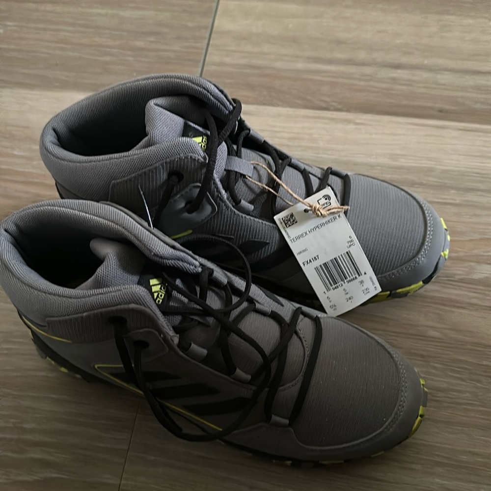 Adidas Terrex Hyperhiker Hiking Boots - Big Kids' Size 5 NWT